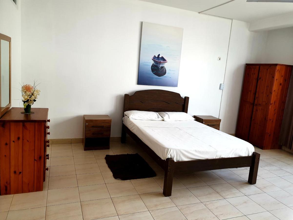 Guest House Mangui Baxu Rooms & Apartment Tarrafal  Bagian luar foto